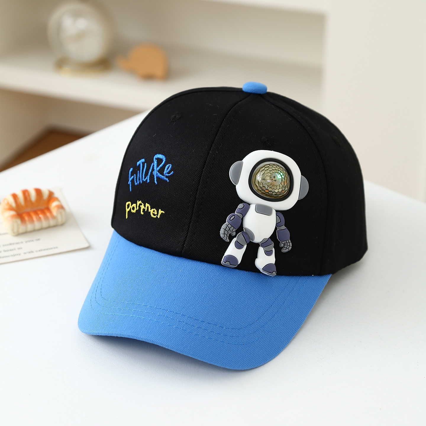 Embroidery Cap - 어린이용 부드러운 고무 로봇 인형과 '퓨처