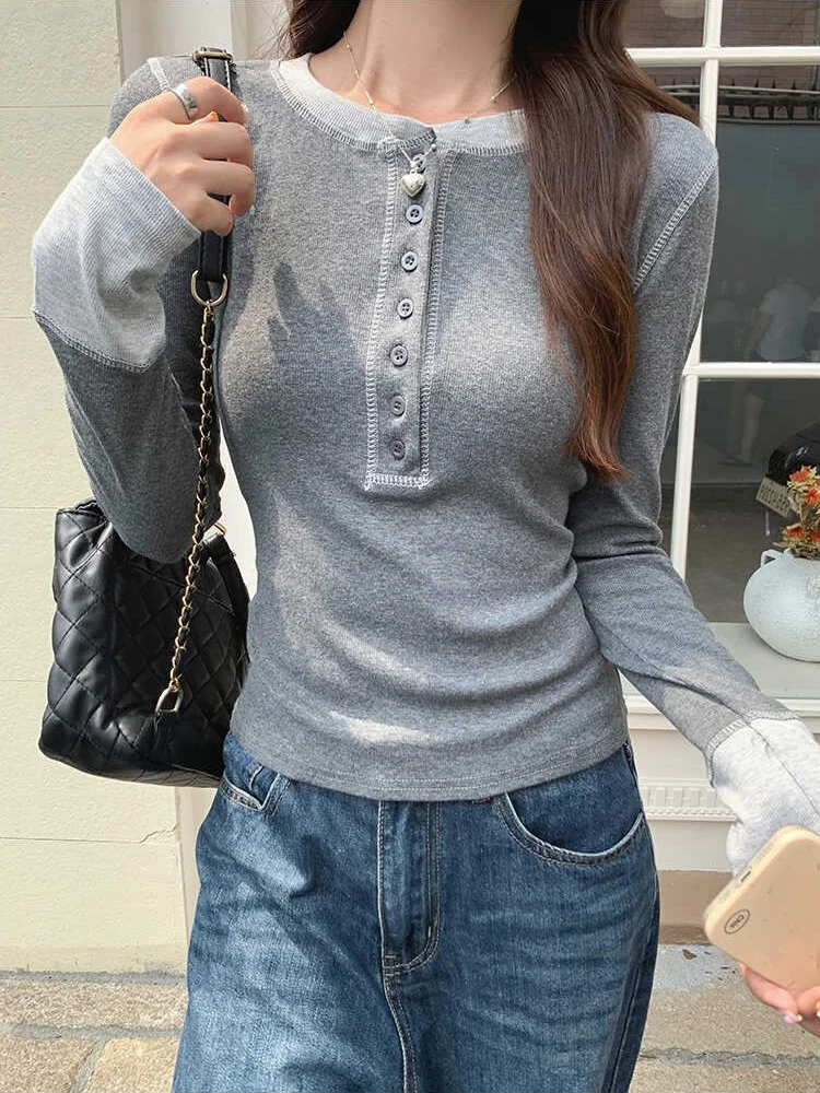 Embroidery A - Y2K 패치워크 티셔츠 2025, 대비색 그런지