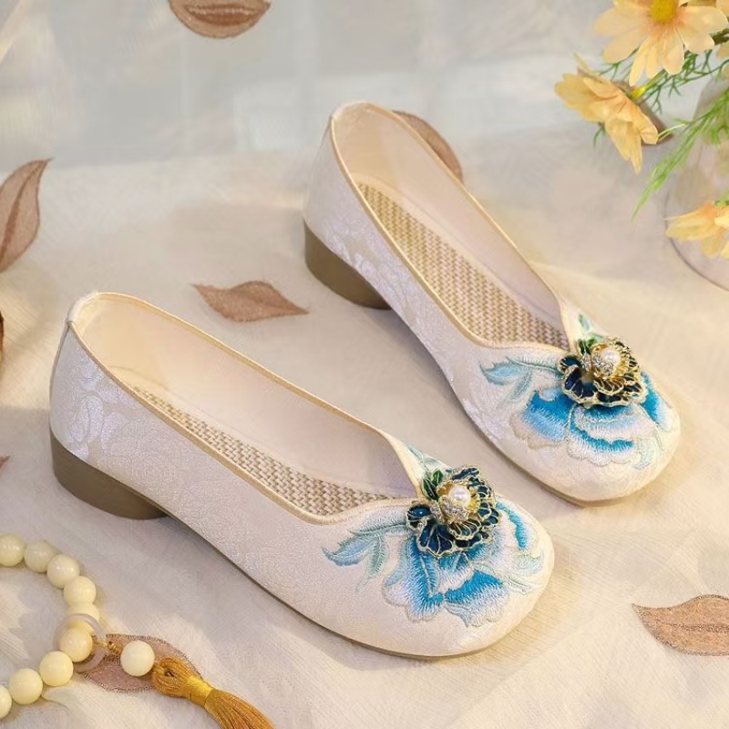 여성 낮은 굽 자수 천 신발 봄 여름 새로운 중국 스타 - Embroidery Fabric 리뷰 및 가격