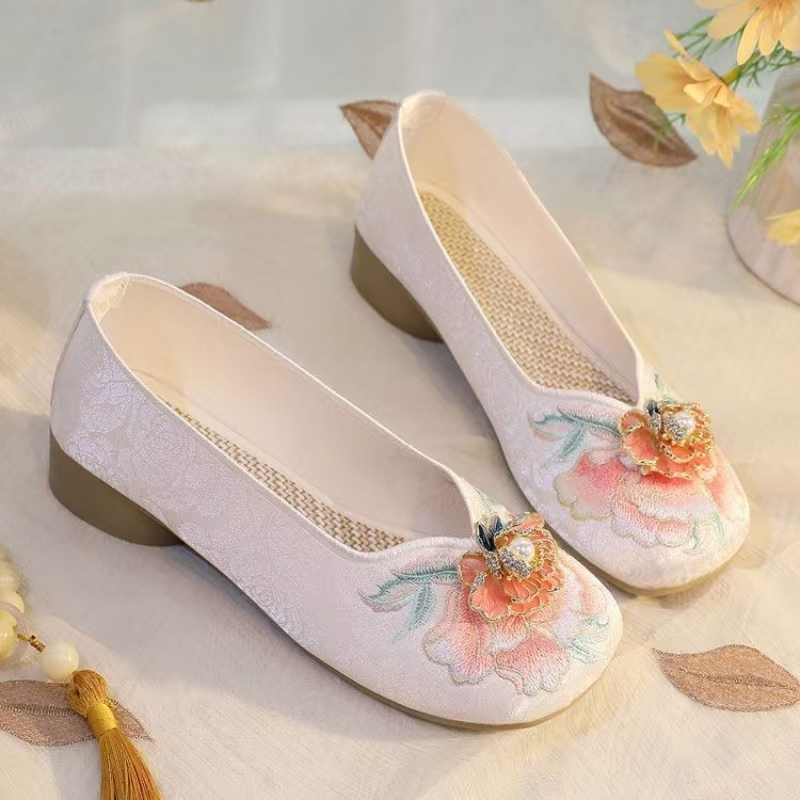 여성 낮은 굽 자수 천 신발 봄 여름 새로운 중국 스타 - Embroidery Fabric 리뷰 및 가격
