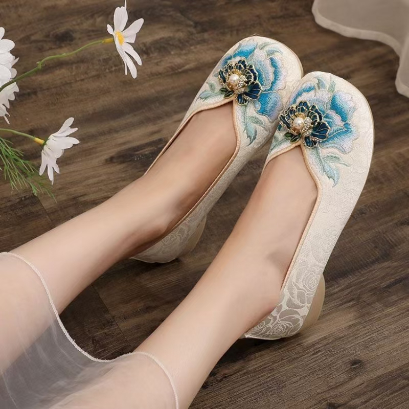 여성 낮은 굽 자수 천 신발 봄 여름 새로운 중국 스타 - Embroidery Fabric 리뷰 및 가격